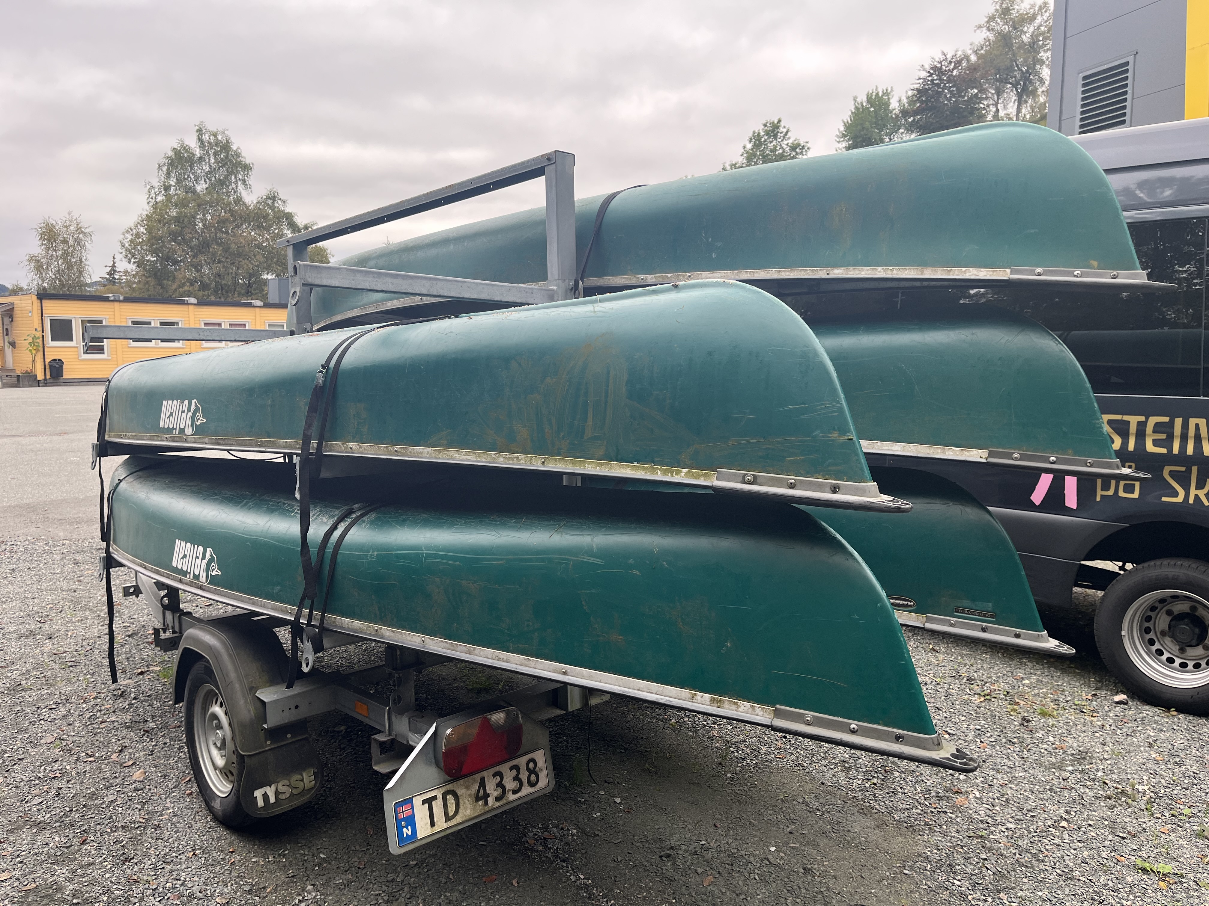 Vi savner en kano...